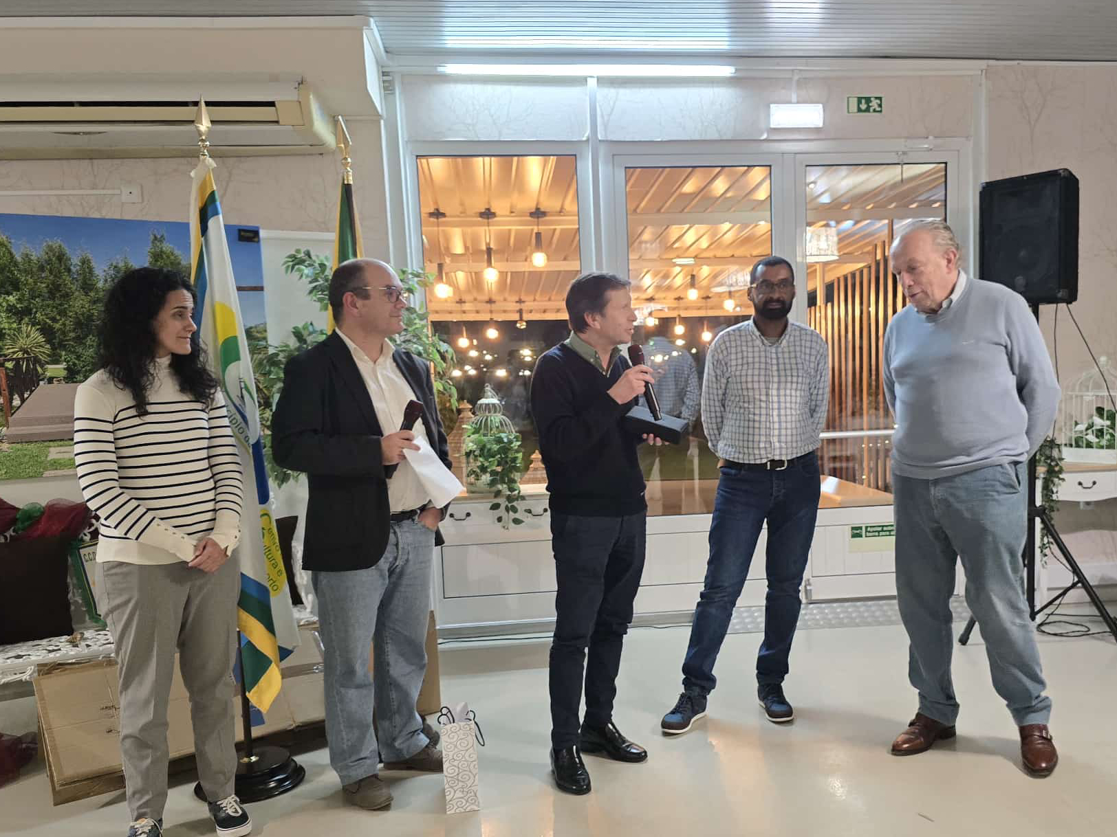 Dr. Pedro Santos homenageado pelos 25 anos de serviço como médico do CCD do Município da Figueira da Foz Dr. Pedro Santos homenageado pelos 25 anos de serviço como médico do CCD do Município da Figueira da Foz